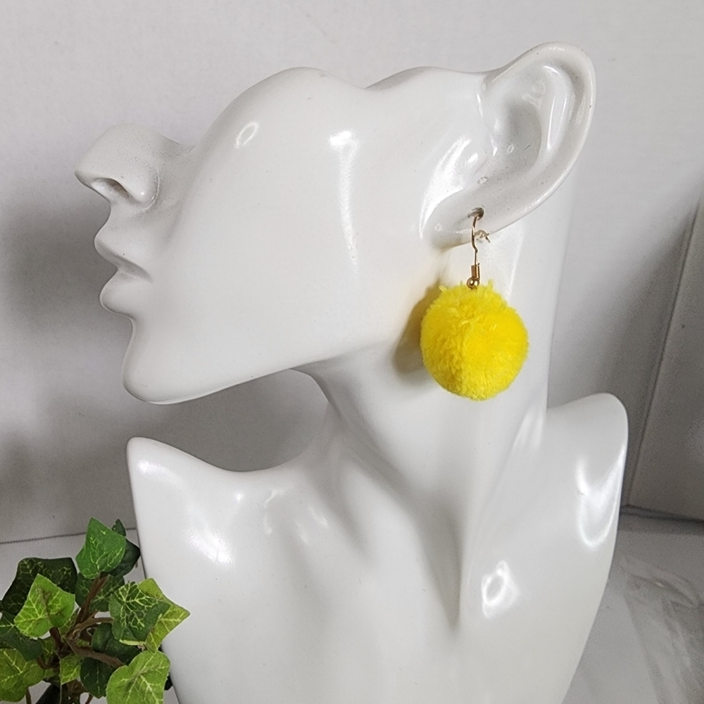 Lemon Yellow Color Pompom on Gold Chain Necklace Earrings Set - Picture 10 of 10